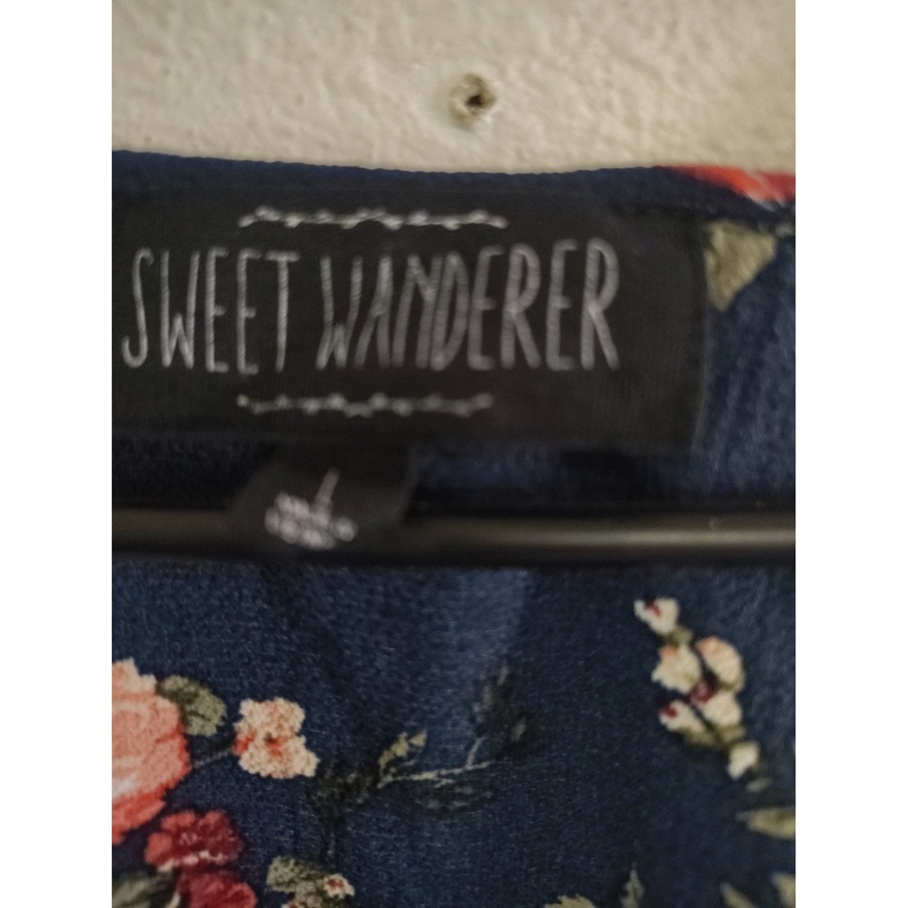 Sweet Wanderer Navy Blue Floral Ruffle V-Neck Racerback Cami Tank Top Large - Picture 2 of 3